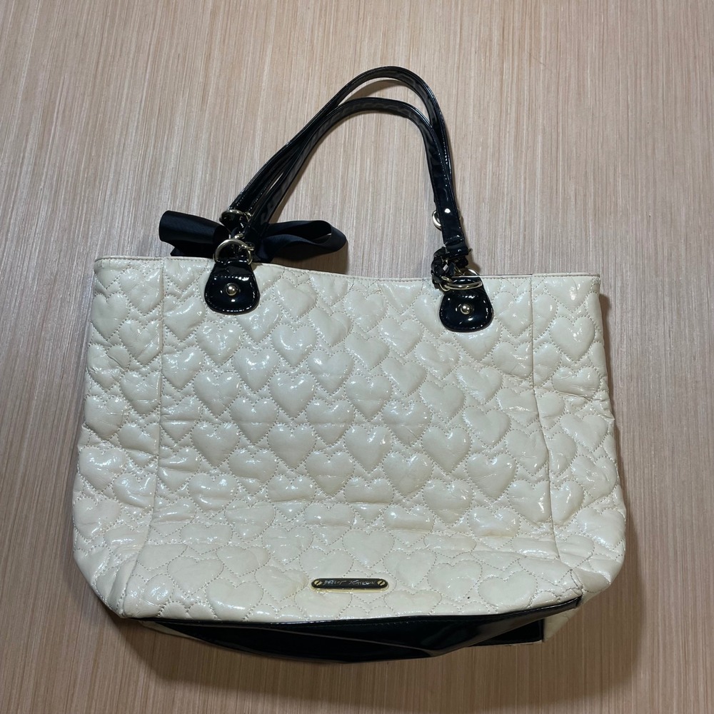 Betsey Johnson Tote Bag Women Cream Quilted Heart Patent Leather Black Bow
